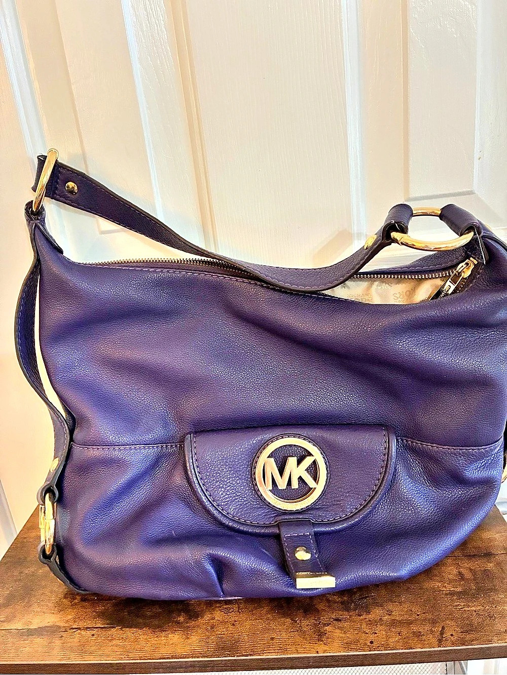 Michael Kors Fulton Large Hobo Shoulder Bag in a dark purple Gold-Tone Hardware